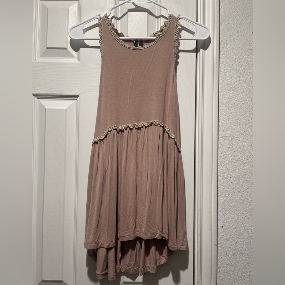 Sleeveless Tan tunic new pol
